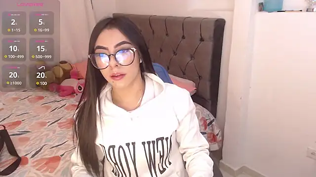 Yasminsmith   online show from March 2025 02:29:01 PM