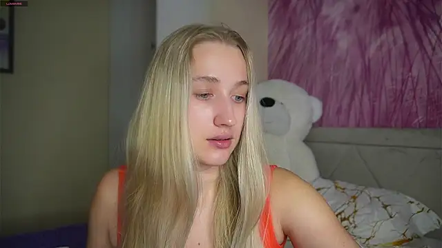 Snapshot of Eva_Mia1 chatting on October 2025 10:43:02 PM Eva Mia1 online show from October 2025 10:43:02 PM