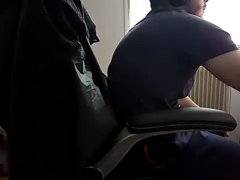 Snapshot of Tutur19 chatting on March 2025 03:37:02 PM Tutur19 online show from March 2025 03:37:02 PM