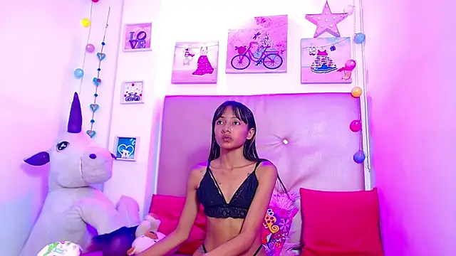 Snapshot of lili_roussi chatting on March 2025 09:57:01 AM lili roussi online show from March 2025 09:57:01 AM
