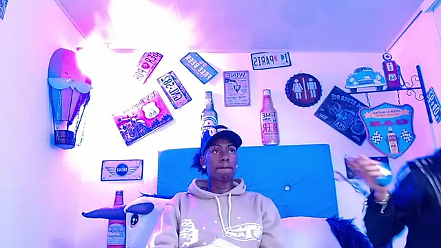 lili roussi online show from October 2025 10:53:02 PM