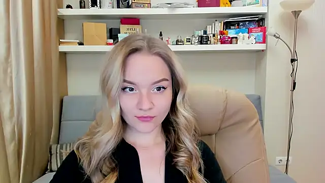 Snapshot of Kara_Smith_ chatting on December 2024 12:00:02 AM Kara Smith online show from December 2024 12:00:02 AM