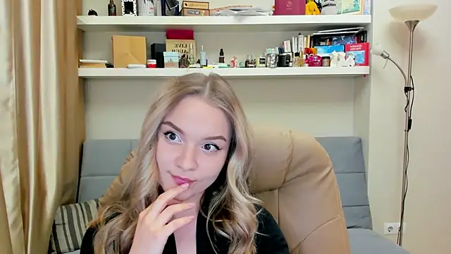 Snapshot of Kara_Smith_ chatting on January 2025 10:51:01 PM Kara Smith online show from January 2025 10:51:01 PM