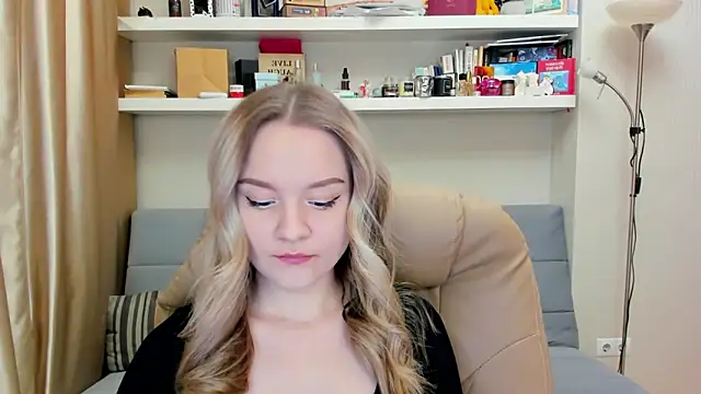 Snapshot of Kara_Smith_ chatting on January 2025 10:22:02 PM Kara Smith online show from January 2025 10:22:02 PM