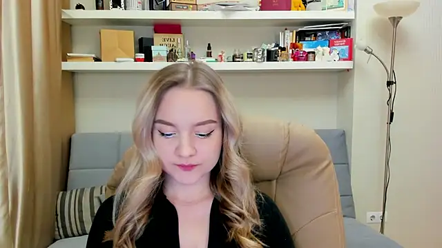 Snapshot of Kara_Smith_ chatting on January 2025 10:34:01 PM Kara Smith online show from January 2025 10:34:01 PM