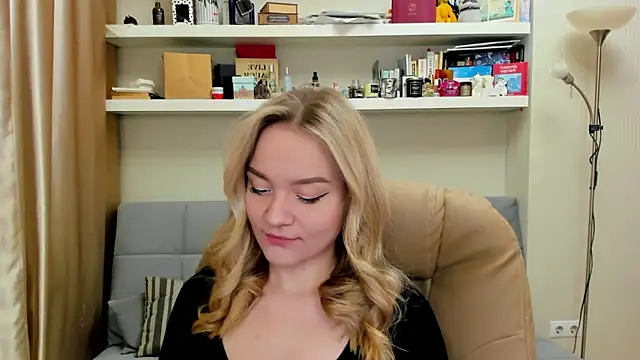 Snapshot of Kara_Smith_ chatting on March 2025 11:14:01 PM Kara Smith online show from March 2025 11:14:01 PM