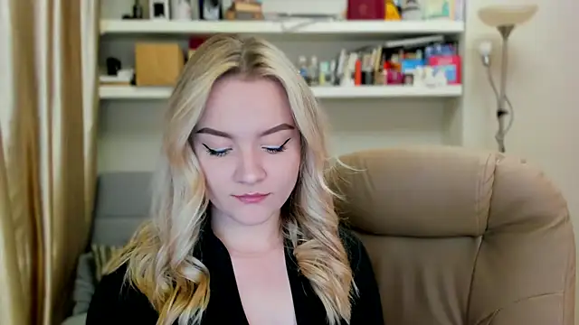 Snapshot of Kara_Smith_ chatting on September 2025 11:06:02 PM Kara Smith online show from September 2025 11:06:02 PM