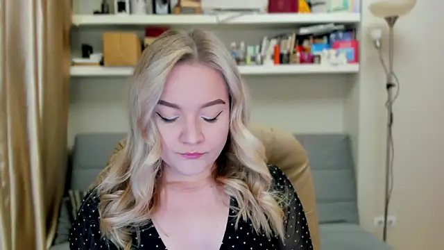 Snapshot of Kara_Smith_ chatting on October 2025 09:01:01 PM Kara Smith online show from October 2025 09:01:01 PM