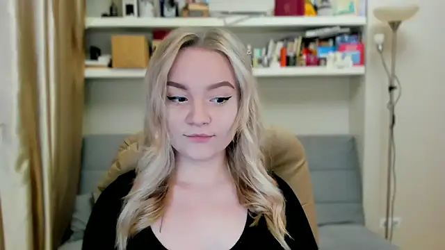 Snapshot of Kara_Smith_ chatting on October 2025 11:13:02 PM Kara Smith online show from October 2025 11:13:02 PM