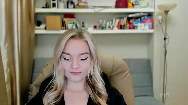 Snapshot of Kara_Smith_ chatting on October 2025 10:41:01 PM Kara Smith online show from October 2025 10:41:01 PM