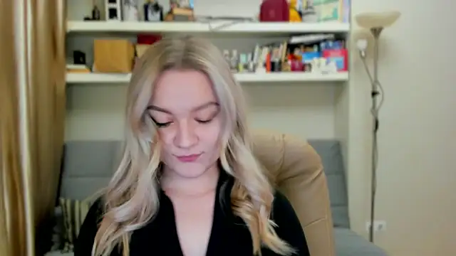 Snapshot of Kara_Smith_ chatting on November 2025 12:13:02 AM Kara Smith online show from November 2025 12:13:02 AM