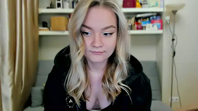 Snapshot of Kara_Smith_ chatting on November 2025 11:05:01 PM Kara Smith online show from November 2025 11:05:01 PM