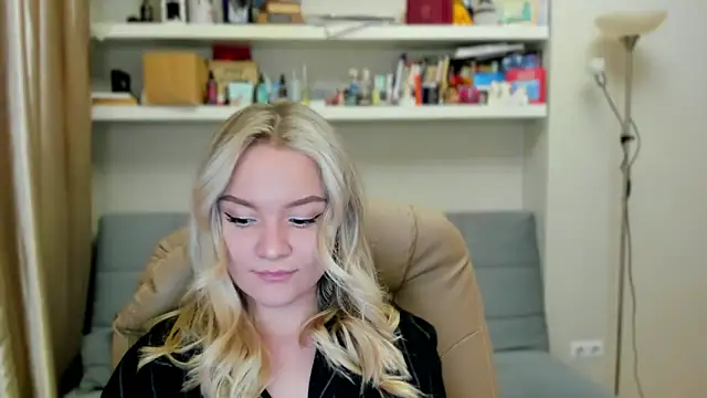 Snapshot of Kara_Smith_ chatting on December 2025 11:58:01 PM Kara Smith online show from December 2025 11:58:01 PM