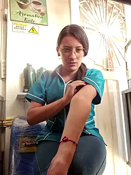 Snapshot of HOLY_DOLL chatting on November 2025 09:15:01 PM HOLY DOLL online show from November 2025 09:15:01 PM