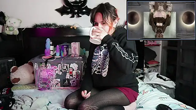 Snapshot of Devil_And_Princess chatting on January 2026 03:23:01 AM Devil And Princess online show from January 2026 03:23:01 AM