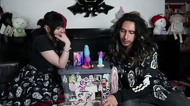 Snapshot of Devil_And_Princess chatting on February 2026 03:33:02 AM Devil And Princess online show from February 2026 03:33:02 AM