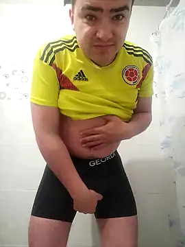 Snapshot of Andy-rtg chatting on October 2025 05:49:02 AM Andy-rtg online show from October 2025 05:49:02 AM