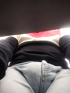 Snapshot of Andy-rtg chatting on October 2025 04:27:02 PM Andy-rtg online show from October 2025 04:27:02 PM