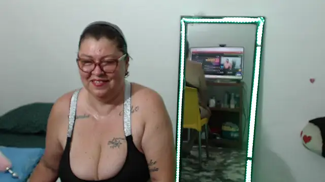 Olgahunder online show from April 2026 03:24:01 AM