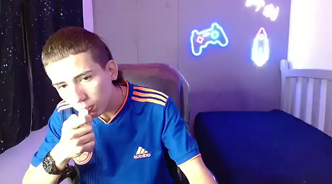 Snapshot of JackSwan19 chatting on March 2025 12:34:02 PM JackSwan19 online show from March 2025 12:34:02 PM