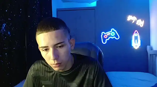 Snapshot of JackSwan19 chatting on March 2025 12:17:01 PM JackSwan19 online show from March 2025 12:17:01 PM