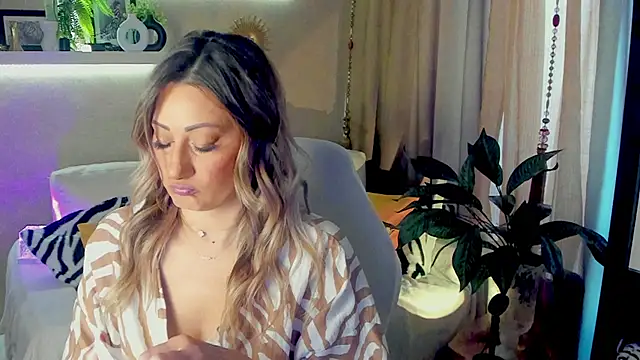 SarahAlluring online show from May 2026 06:29:01 AM