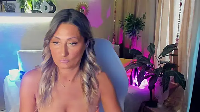 SarahAlluring online show from June 2026 03:03:03 PM
