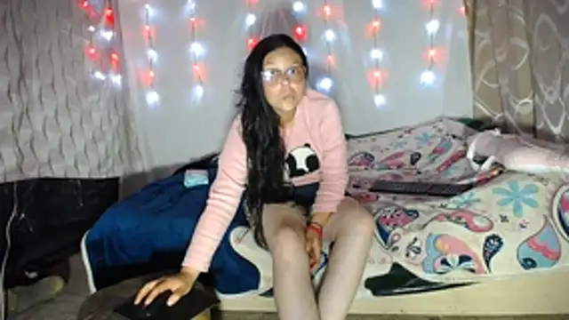 Snapshot of SHARONYJQVI chatting on July 2026 10:07:02 PM SHARONYJQVI online show from July 2026 10:07:02 PM