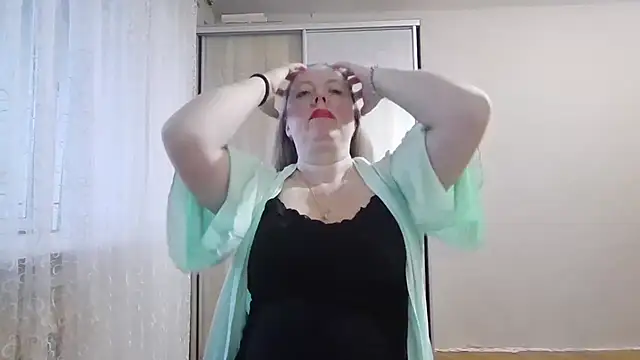 Snapshot of Irina3718 chatting on March 2025 03:58:02 PM Irina3718 online show from March 2025 03:58:02 PM