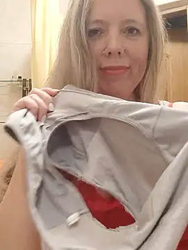 Irina3718 online show from October 2025 09:17:02 AM