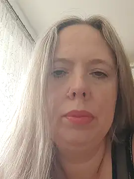 Irina3718 online show from October 2025 09:31:01 AM