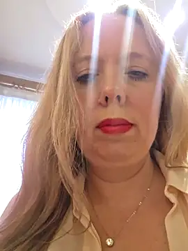 Irina3718 online show from April 2026 03:57:01 PM