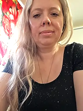 Irina3718 online show from May 2026 11:26:01 AM