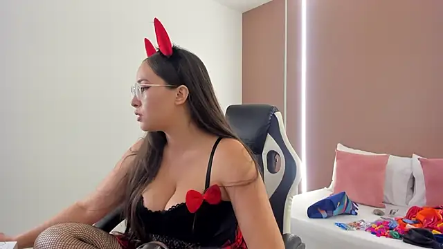 sophia martinezz  online show from October 2025 07:49:02 PM