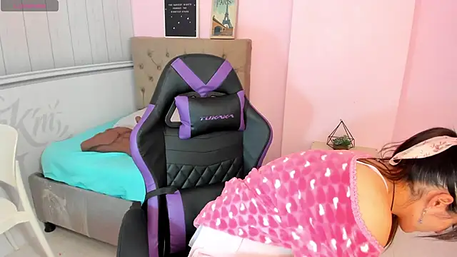 Tania Duque online show from October 2025 02:02:01 PM