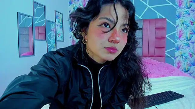 Snapshot of Asaray_T chatting on March 2025 03:56:01 PM Asaray T online show from March 2025 03:56:01 PM