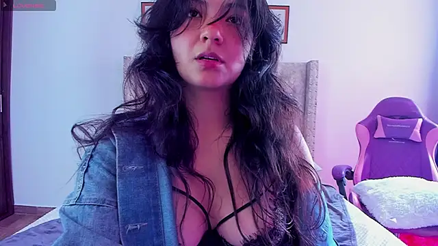 Snapshot of Asaray_T chatting on October 2025 07:03:02 PM Asaray T online show from October 2025 07:03:02 PM