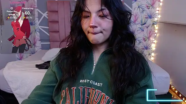 Snapshot of Asaray_T chatting on November 2025 05:33:01 PM Asaray T online show from November 2025 05:33:01 PM