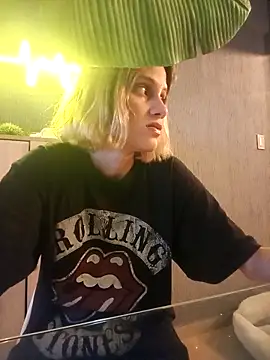 VictoriaLuxe online show from September 2025 11:48:01 PM