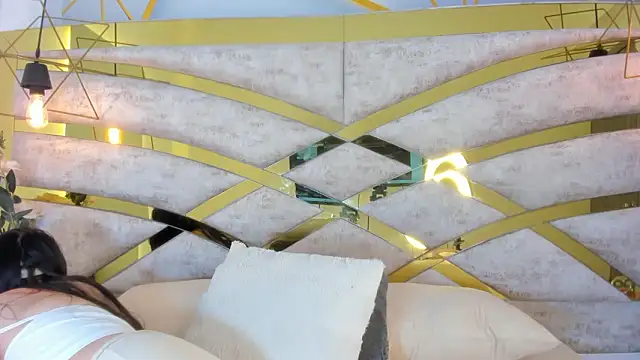 Sofiia Rossee  online show from February 2026 07:39:02 PM