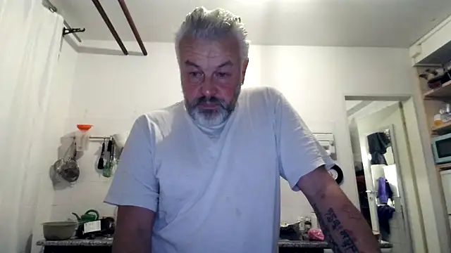 Berg Boy online show from November 2025 04:56:01 AM