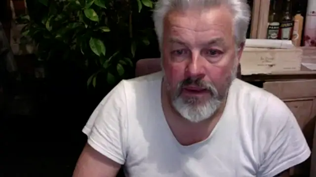 Berg Boy online show from November 2025 01:04:02 AM