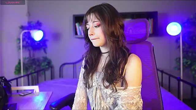 Snapshot of Miyuki_wolf chatting on November 2025 09:30:02 PM Miyuki wolf online show from November 2025 09:30:02 PM