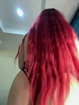 Snapshot of Ivelleee_ chatting on October 2025 12:00:01 AM Ivelleee online show from October 2025 12:00:01 AM