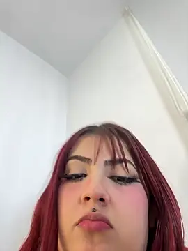 Snapshot of Ivelleee_ chatting on May 2026 10:27:01 PM Ivelleee online show from May 2026 10:27:01 PM