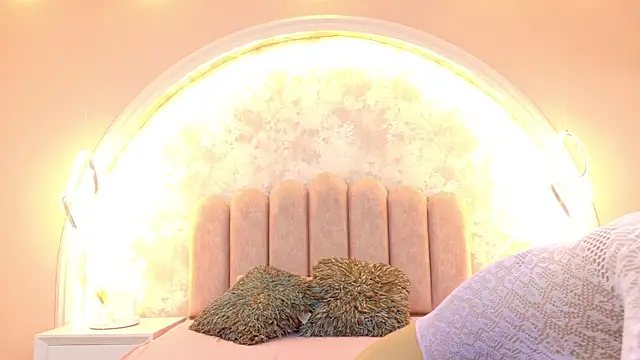 Snapshot of CamilaJohnston chatting on October 2025 09:04:01 PM CamilaJohnston online show from October 2025 09:04:01 PM