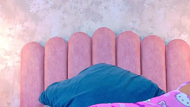 Snapshot of CamilaJohnston chatting on November 2025 08:18:01 PM CamilaJohnston online show from November 2025 08:18:01 PM