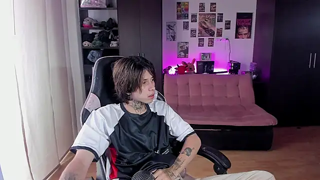xIce Boy online show from April 2026 09:20:02 PM