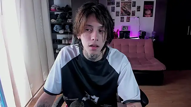 xIce Boy online show from April 2026 06:47:02 PM