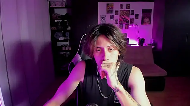 xIce Boy online show from May 2026 01:10:01 AM
